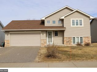 409 Cardinal Ct, Isanti, MN 55040