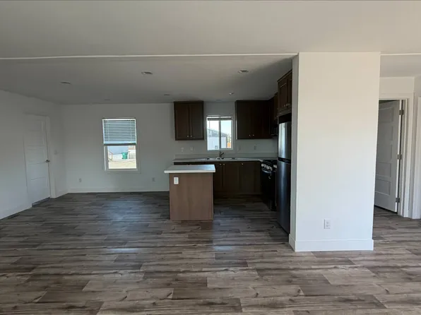 2561 Crane Ave, Farmington, NM 87401