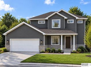 9206 N 167th Avenue Cir, Bennington, NE 68007