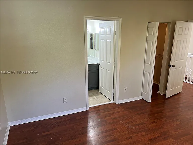 100 SW 15th Ave — Photo 33