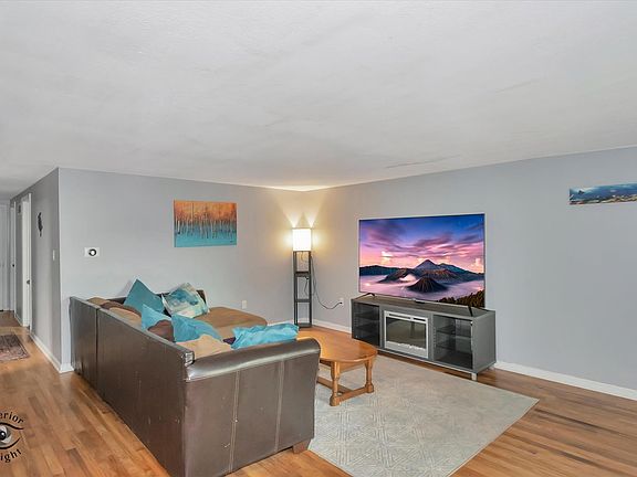 5th image of 411 N Greeley St
