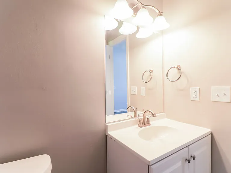 4961 Hampstead Ln — Photo 11