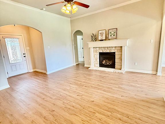 4th image of 5509 105th St