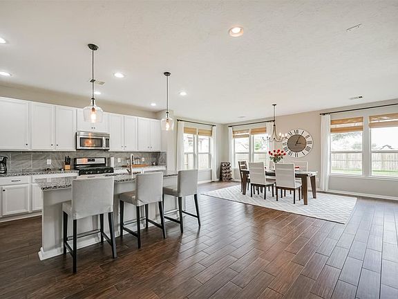 4th image of 3212 Laurel Bend Ln