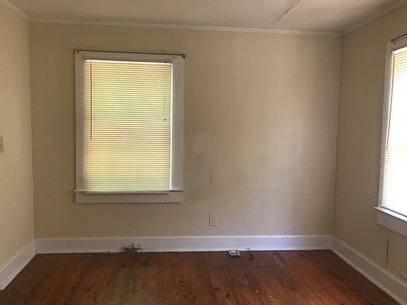 3rd image of 365 Carney St #365