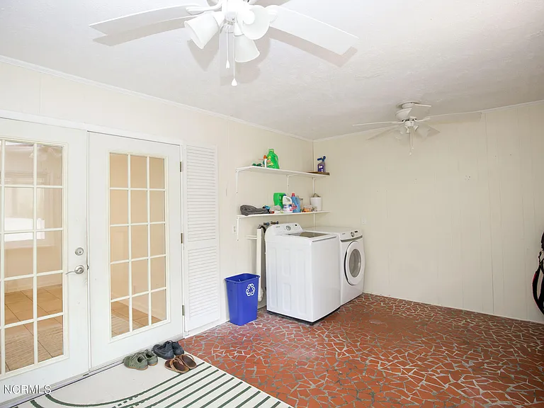 1000 Robinwood Rd — Photo 45