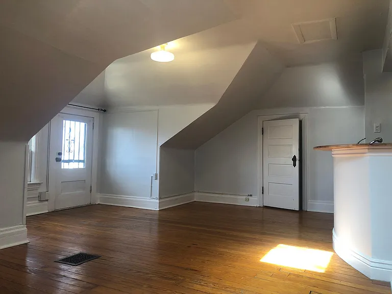 245 N Sherman St #B — Photo 15