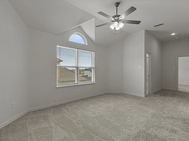 1600 Lake Grove Dr — Photo 11