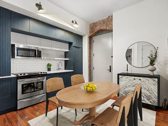 3rd image of 180 Bainbridge St APT 112