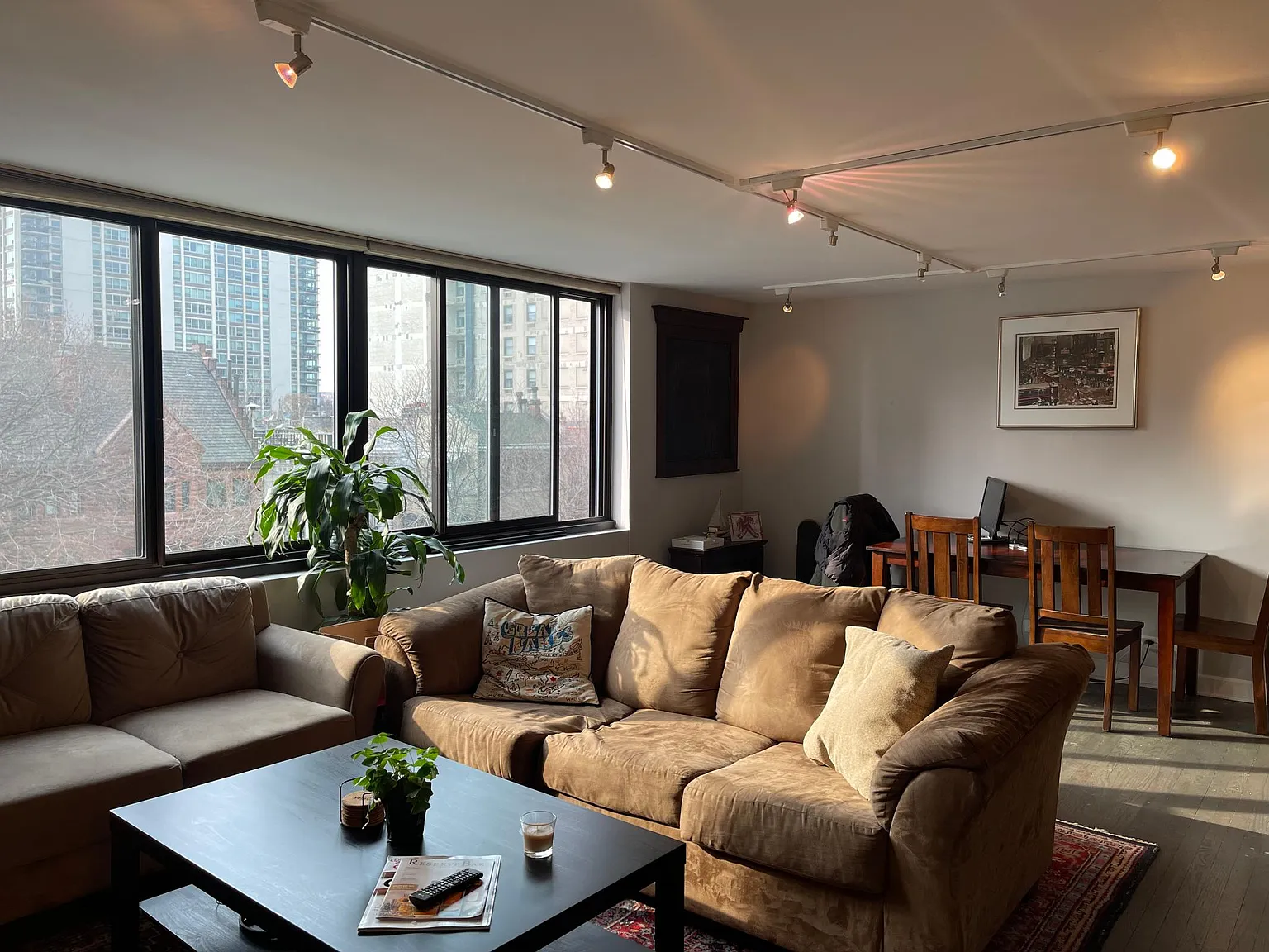 1221 N Dearborn St APT 403S photo 1