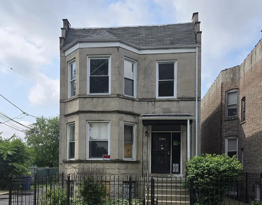 4849 W Fulton St #2