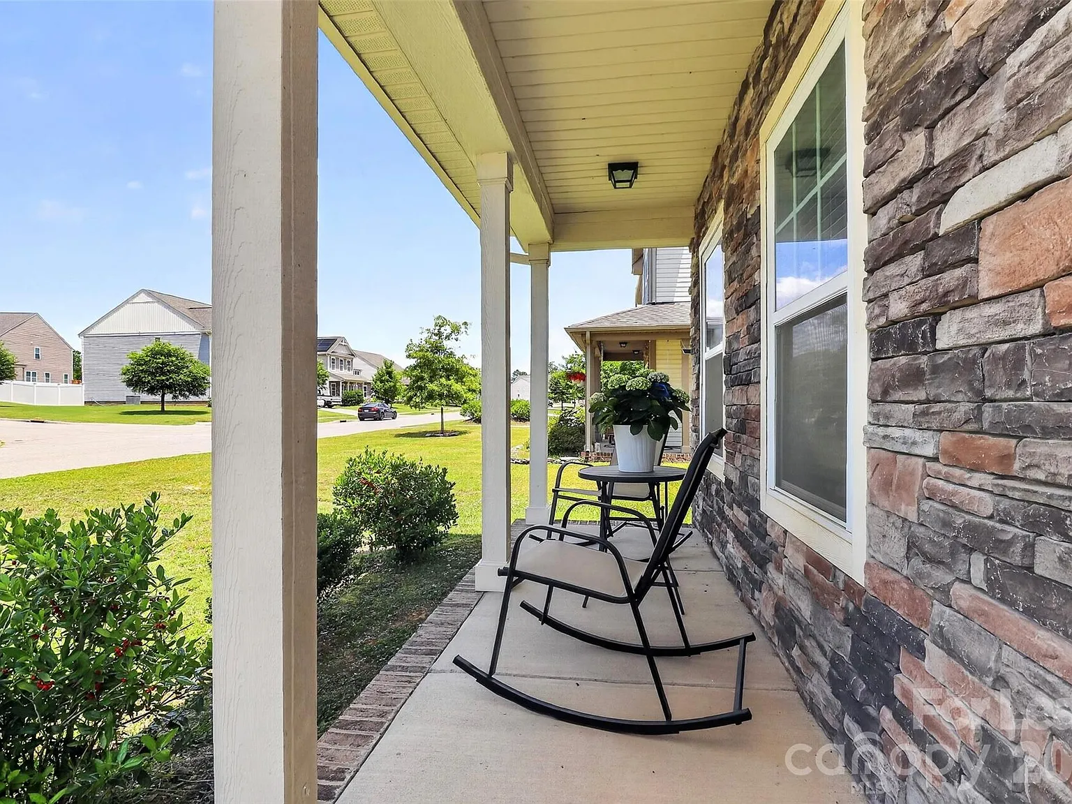 3 bed, 2.5 bath, 2098 sqft, $2,900 — Photo 4