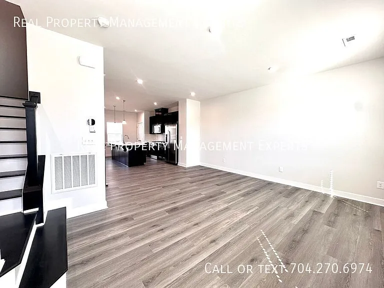 1410 Newell Towns Ln — Photo 7
