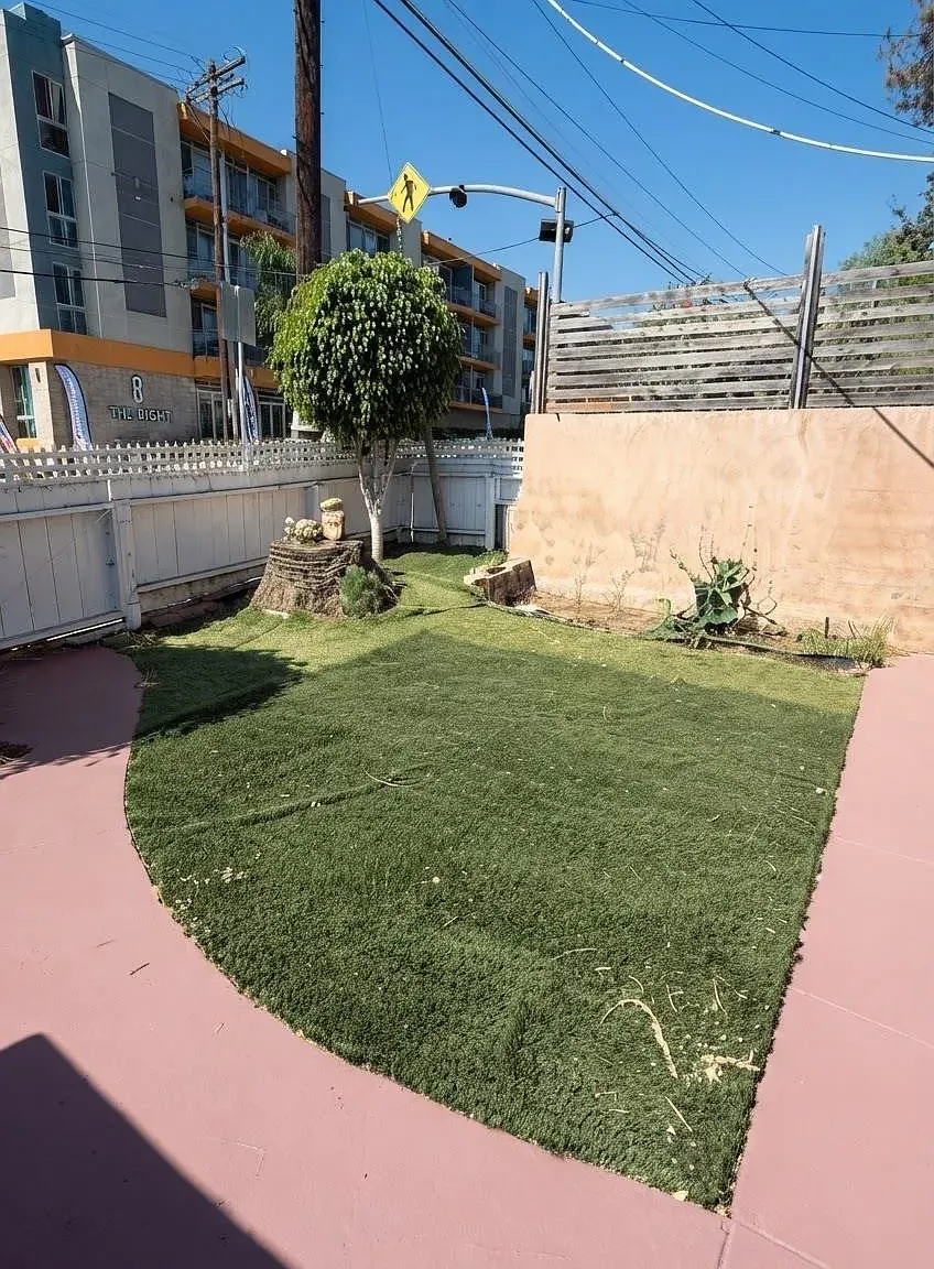 2 bed, 1.0 bath, 700 sqft, $3,200 — Photo 1
