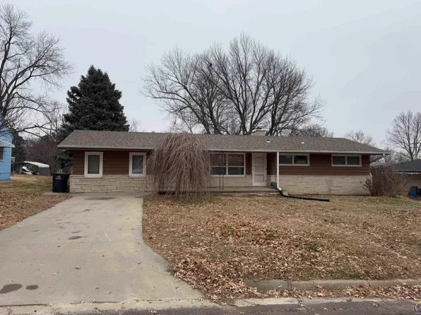 820 Lyndon Ave, Alma, KS 66401