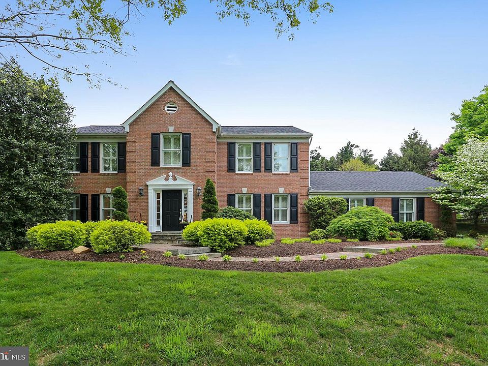 1st image of 24 Cabin Creek Ct