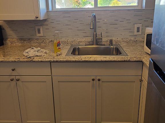 4th image of 30A Coal St #30A