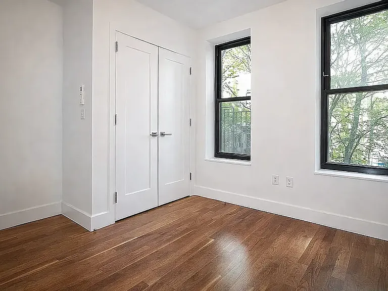 347 E 105th St #3E — Photo 3