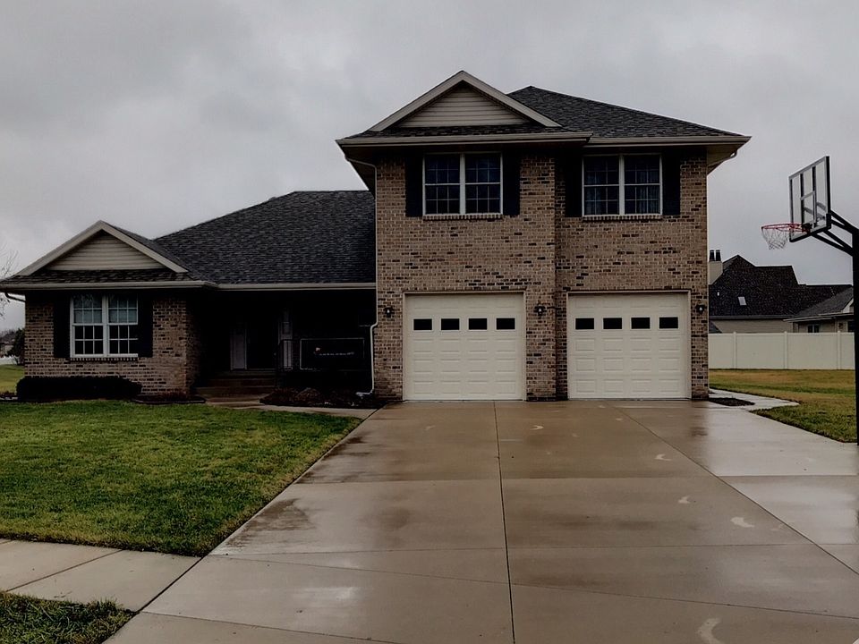 1st image of 548 Hollyberry Ln