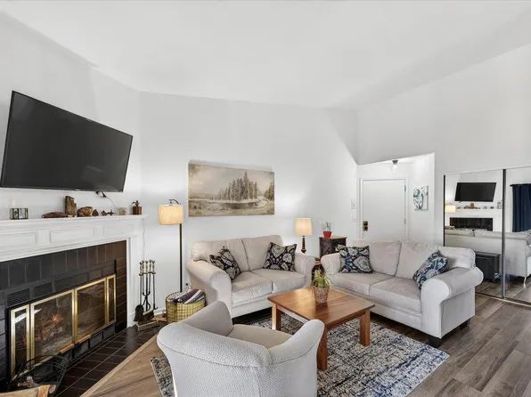 7555 W 110th St, Bloomington, MN 55438