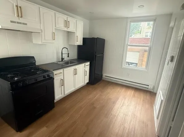 790 S 18th St APT 1R, Newark, NJ 07103