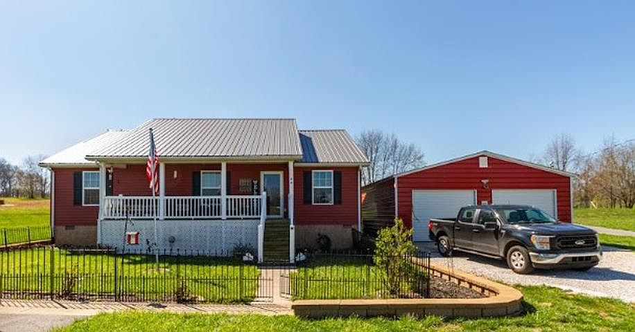 1st image of 49 Green Leaf Dr