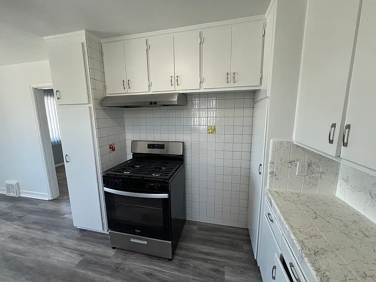 67 41st Ave #6 — Photo 5
