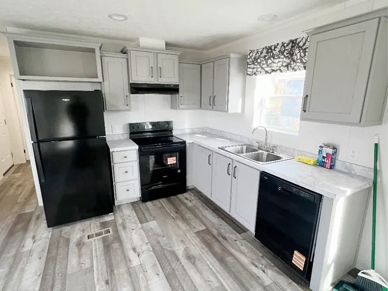 2 Cloverleaf Ct — Photo 10
