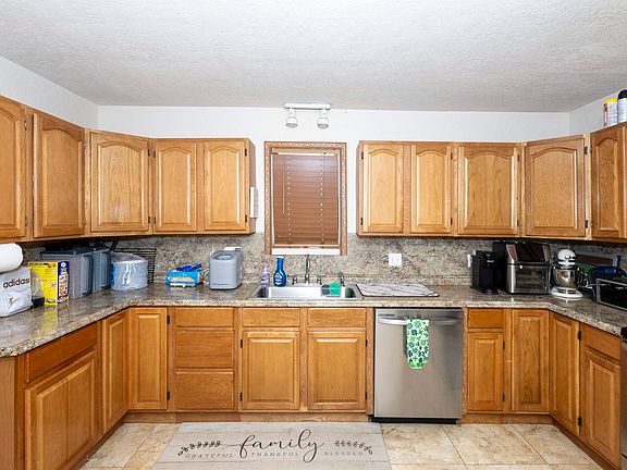 3rd image of 1510 Lizabeth Dr