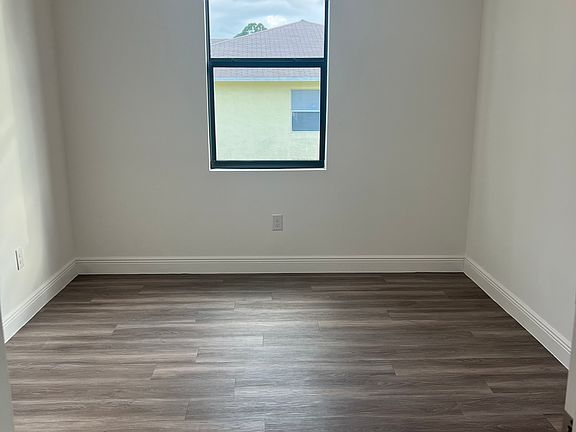 3rd image of 846 Holmes Ave #846