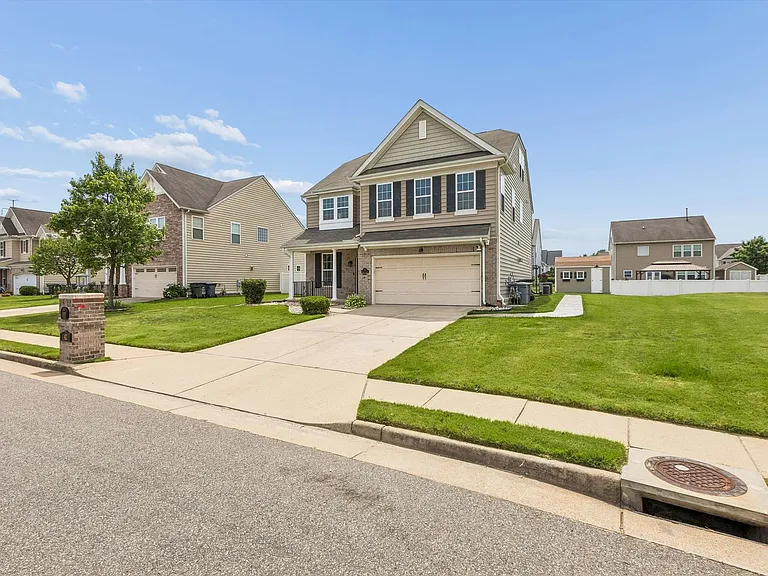 42 Kilverstone Way — Photo 3