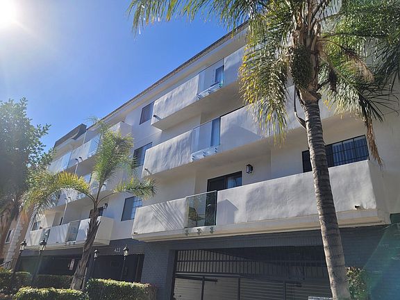 4th image of 423 S Westmoreland Ave APT 214