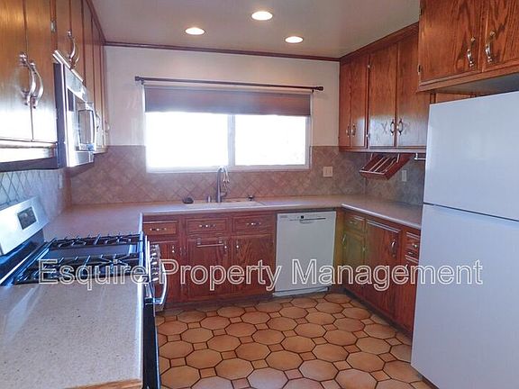 4th image of 1224 Christina Ct