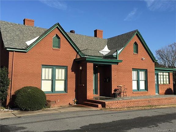 4th image of 948 N Main St