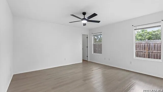 6023 Lake Victoria St — Photo 9