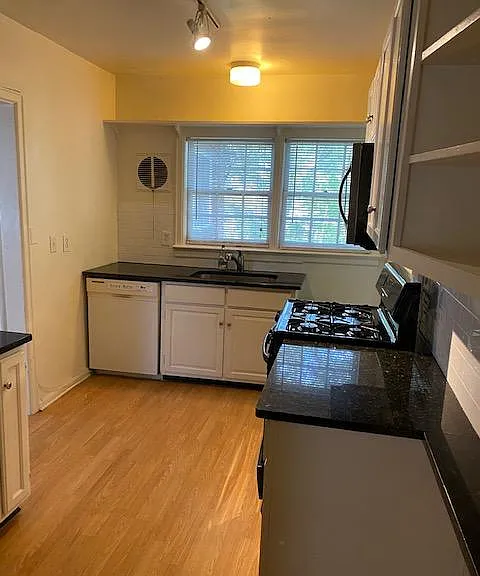 31 28th St NW #3 — Photo 9