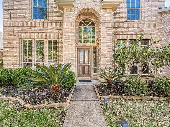 4th image of 9018 Carriage Point Dr