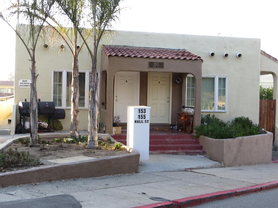 153 Wall St- Front of entire apartment building