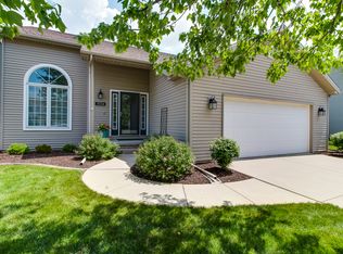 3124 Monterey Rd, Bloomington, IL 61704