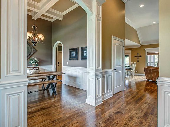 4th image of 112 King Arthurs Pl