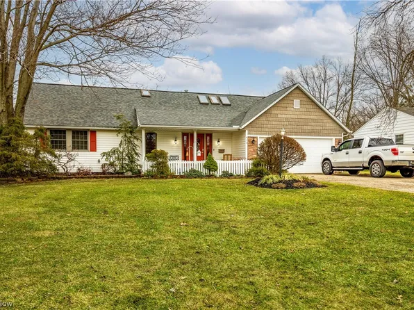 415 Candy Ln, Amherst, OH 44001