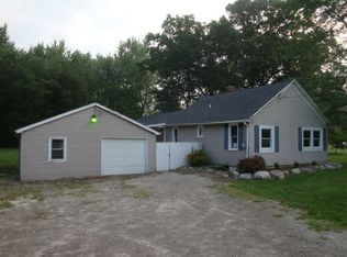 1524 E Valley Rd, Adrian, MI 49221