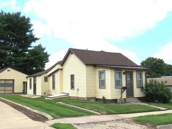 306 S Clark St, Maquoketa, IA 52060
