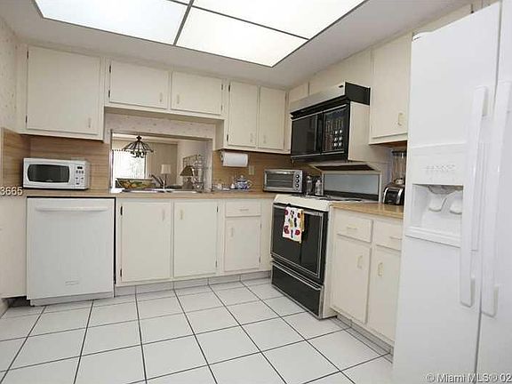 4th image of 16171 Blatt Blvd APT 211