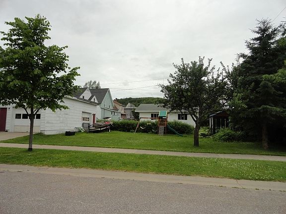 3rd image of 231 E Chocolay St
