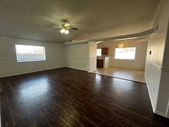2nd image of 501 Lassen Ct SE
