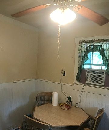 3rd image of 1102 North Ctr