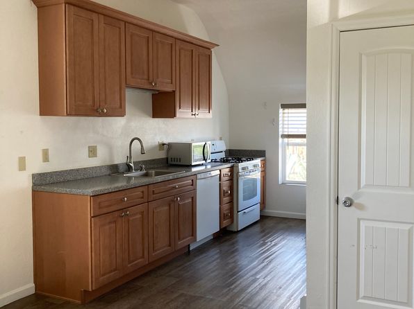 210 NW 5th St APT 2