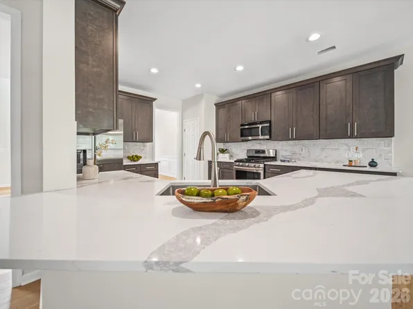 1022 Canopy Dr, Indian Trail, NC 28079