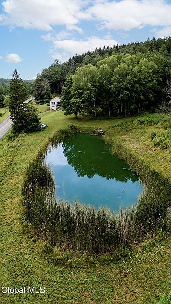 5th image of 519 Shew Hollow Road